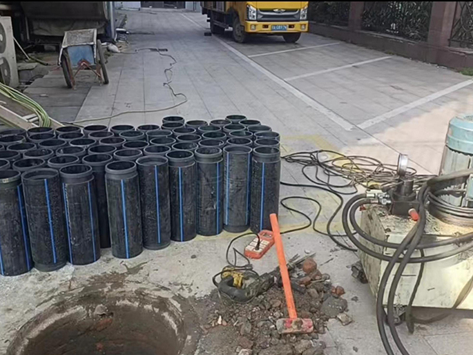 高场办事处PE置换管厂家 DN315置换管 非开挖管短管置换